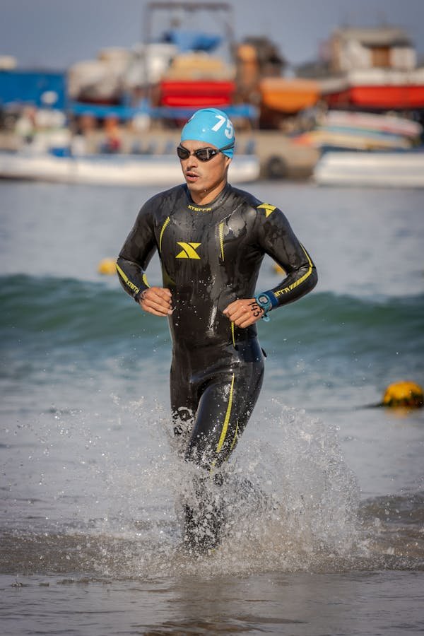 Les combinaisons triathlon homme : performances et choix